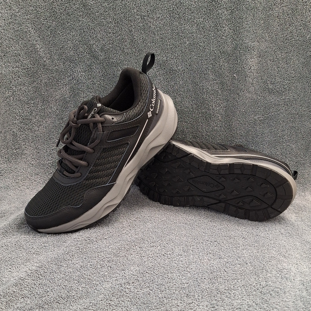 Columbia Women's Plateau™ Waterproof Shoe in Black/White